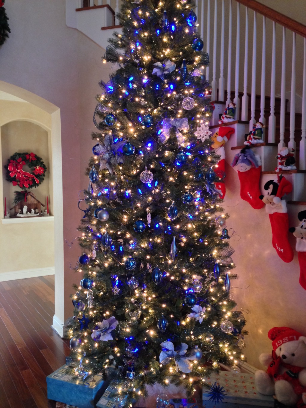 2013-12-14 08-38-07 Pre Christmas Decor.jpg